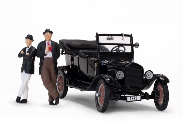 Ford Ford Model T 1925 + 2 Figures: Laurel & Hardy - 1:24 - Sun Star Ford Ford Model T 1925 + 2 Figures: Laurel & Hardy - 1:24 - Sun Star