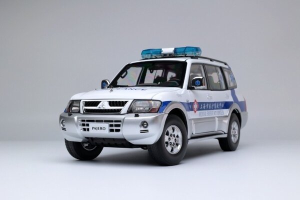 Mitsubishi Mitsubishi Pajero 3.5L V73 'Shanghai Medical Emergency Center' -1:18 - Sun Star Mitsubishi Mitsubishi Pajero 3.5L V73 'Shanghai Medical Emergency Center' -1:18 - Sun Star