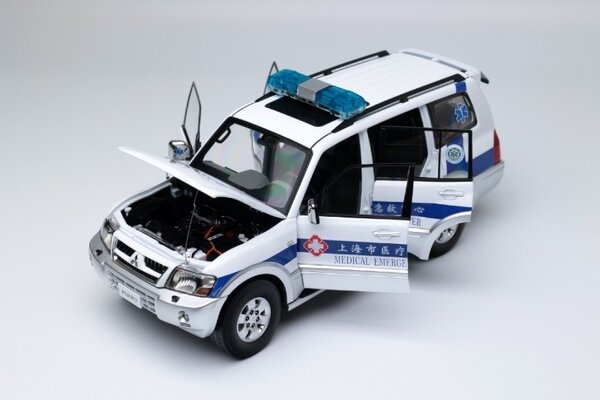 Mitsubishi Mitsubishi Pajero 3.5L V73 'Shanghai Medical Emergency Center' -1:18 - Sun Star Mitsubishi Mitsubishi Pajero 3.5L V73 'Shanghai Medical Emergency Center' -1:18 - Sun Star