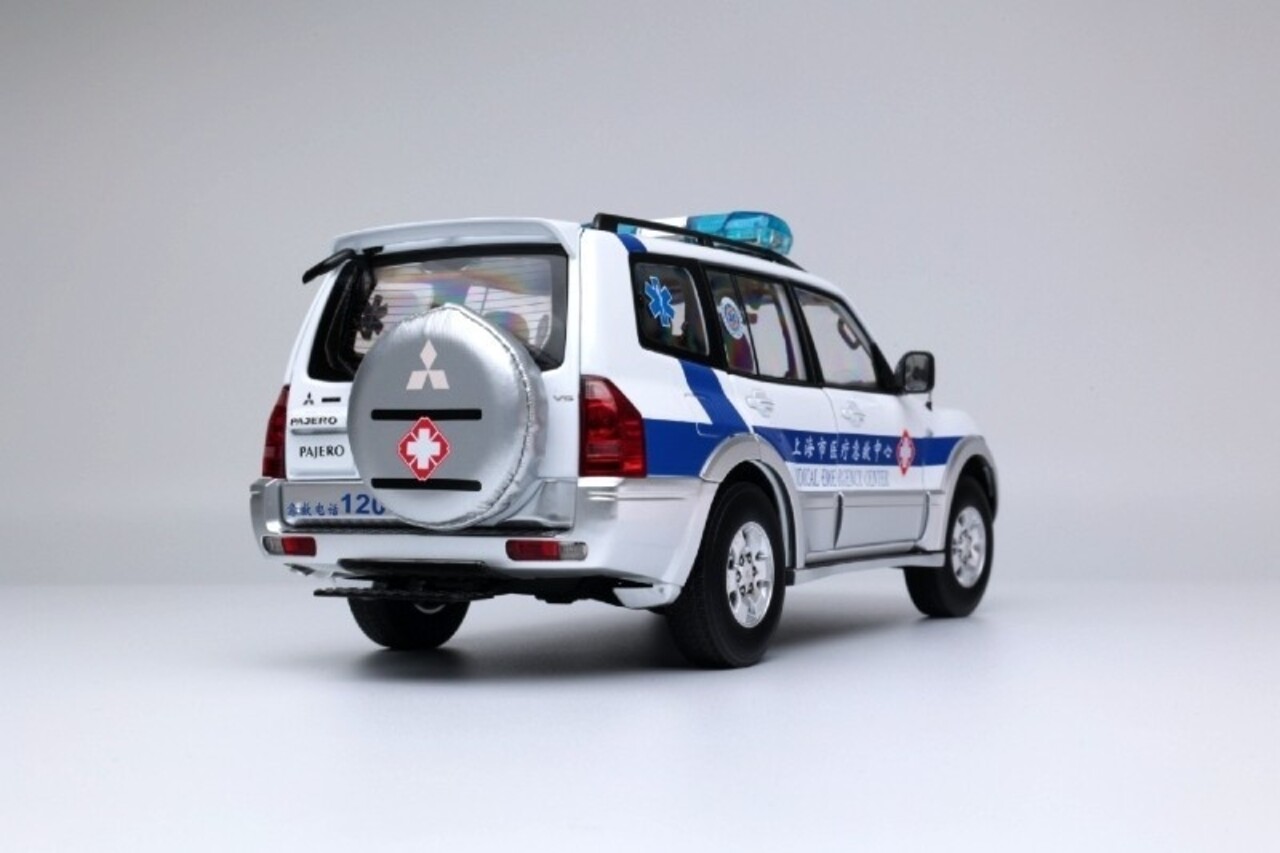 Mitsubishi Mitsubishi Pajero 3.5L V73 'Shanghai Medical Emergency Center' -1:18 - Sun Star Mitsubishi Mitsubishi Pajero 3.5L V73 'Shanghai Medical Emergency Center' -1:18 - Sun Star