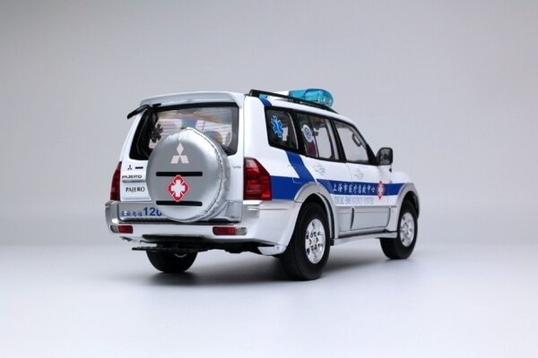 Mitsubishi Mitsubishi Pajero 3.5L V73 'Shanghai Medical Emergency Center' -1:18 - Sun Star Mitsubishi Mitsubishi Pajero 3.5L V73 'Shanghai Medical Emergency Center' -1:18 - Sun Star
