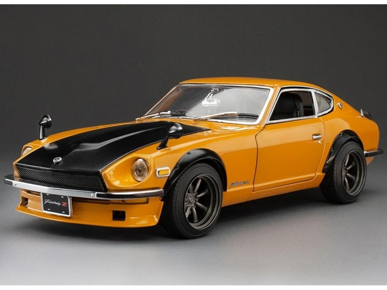 Datsun Datsun Fairlady Z (S30) 1970 - 1:18 - Sun Star Datsun Datsun Fairlady Z (S30) 1970 - 1:18 - Sun Star
