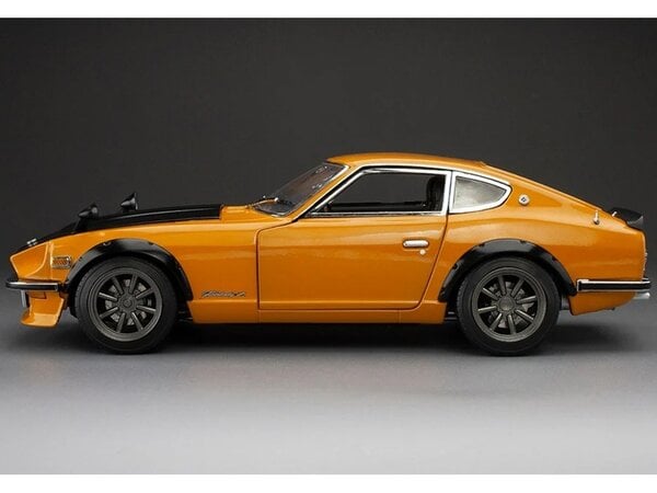 Datsun Datsun Fairlady Z (S30) 1970 - 1:18 - Sun Star Datsun Datsun Fairlady Z (S30) 1970 - 1:18 - Sun Star