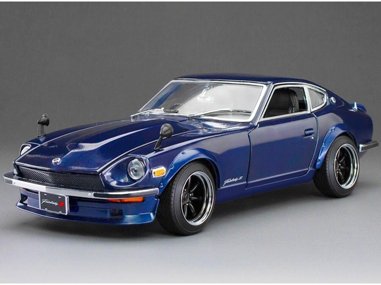 Datsun Datsun Fairlady Z (S30) 1970 - 1:18 - Sun Star