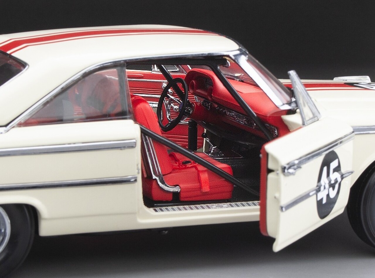 Ford Ford Galaxie 500 XL Hardtop #45 1st British Saloon Car Championship 1963 - 1:18 - Sun Star Ford Ford Galaxie 500 XL Hardtop #45 1st British Saloon Car Championship 1963 - 1:18 - Sun Star
