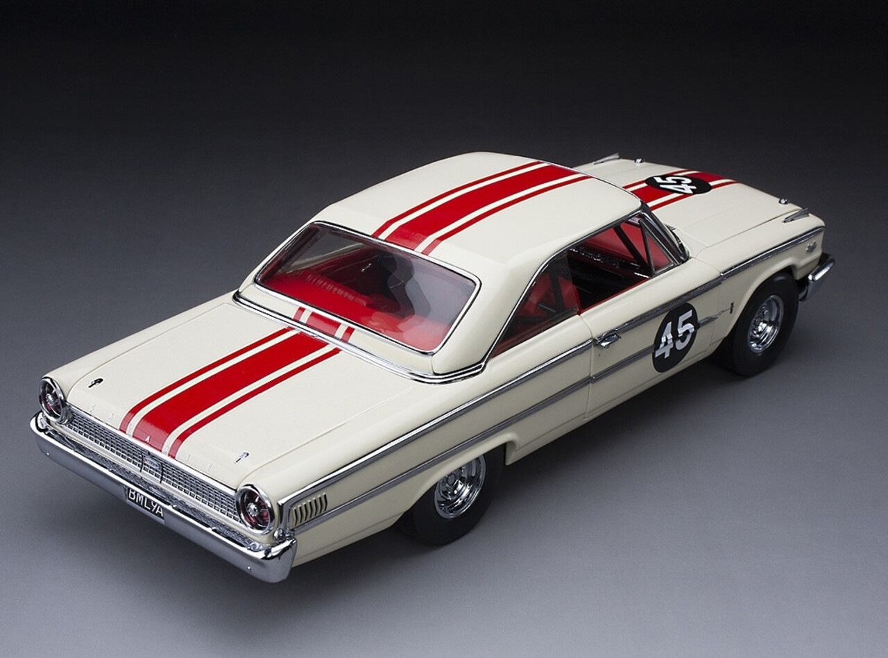 Ford Ford Galaxie 500 XL Hardtop #45 1st British Saloon Car Championship 1963 - 1:18 - Sun Star Ford Ford Galaxie 500 XL Hardtop #45 1st British Saloon Car Championship 1963 - 1:18 - Sun Star