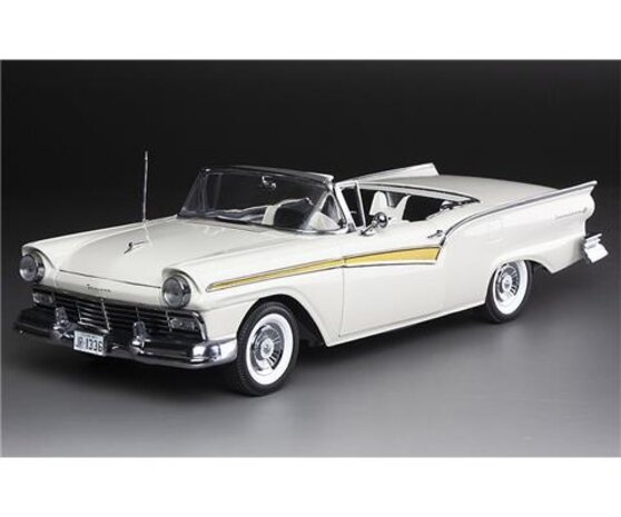Ford Ford Fairlane 500 Skyliner 1957 - 1:18 - Sun Star
