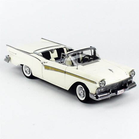 Ford Ford Fairlane 500 Skyliner 1957 - 1:18 - Sun Star