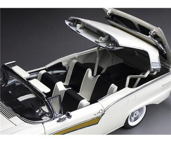 Ford Ford Fairlane 500 Skyliner 1957 - 1:18 - Sun Star