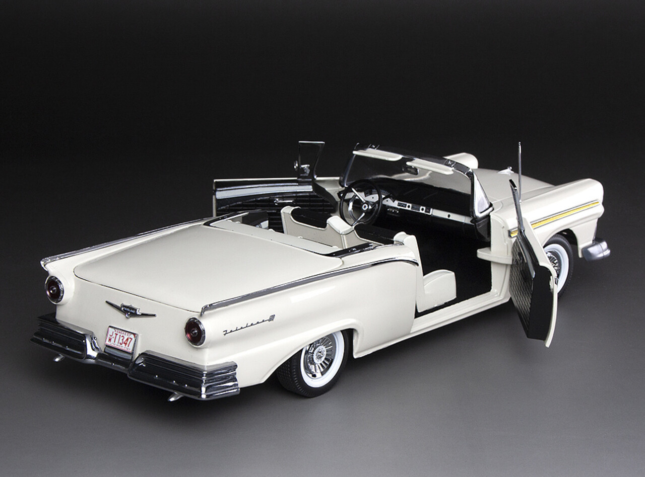 Ford Ford Fairlane 500 Skyliner 1957 - 1:18 - Sun Star