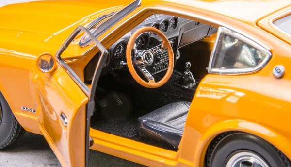 Datsun Datsun 240Z 1972 - 1:18 - Sun Star