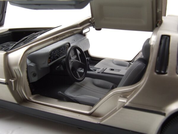DeLorean DeLorean DMC 12 1981 - 1:18 - Sun Star