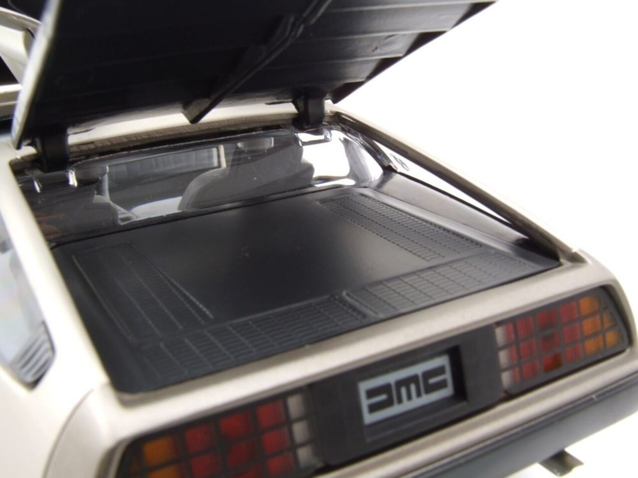 DeLorean DeLorean DMC 12 1981 - 1:18 - Sun Star