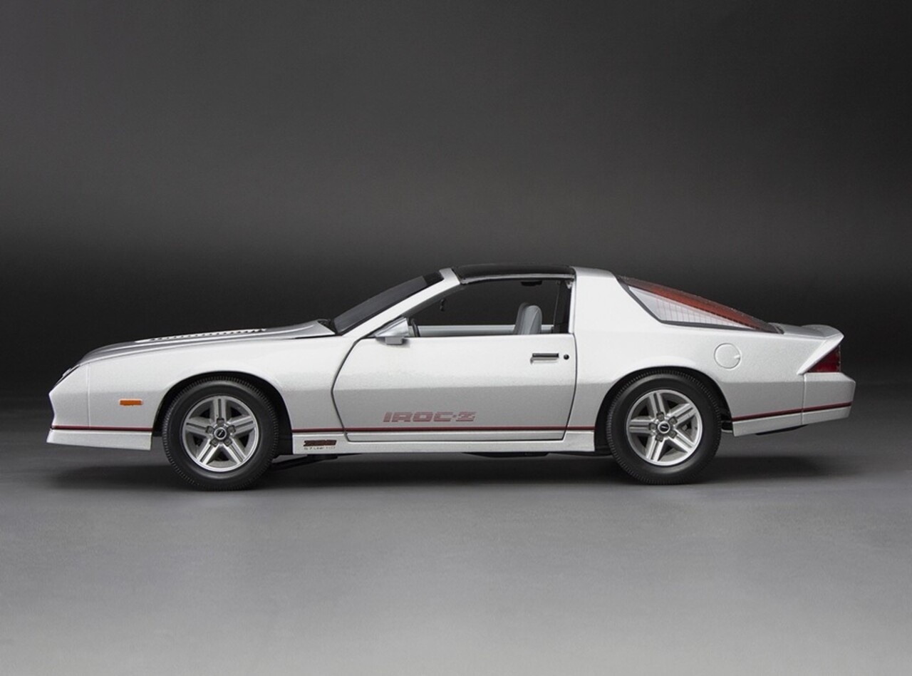 Chevrolet Chevrolet Camaro IROC (Int. Race of Champions-Racecars) 1985-1990 - 1:18 - Sun Star Chevrolet Chevrolet Camaro IROC (Int. Race of Champions-Racecars) 1985-1990 - 1:18 - Sun Star
