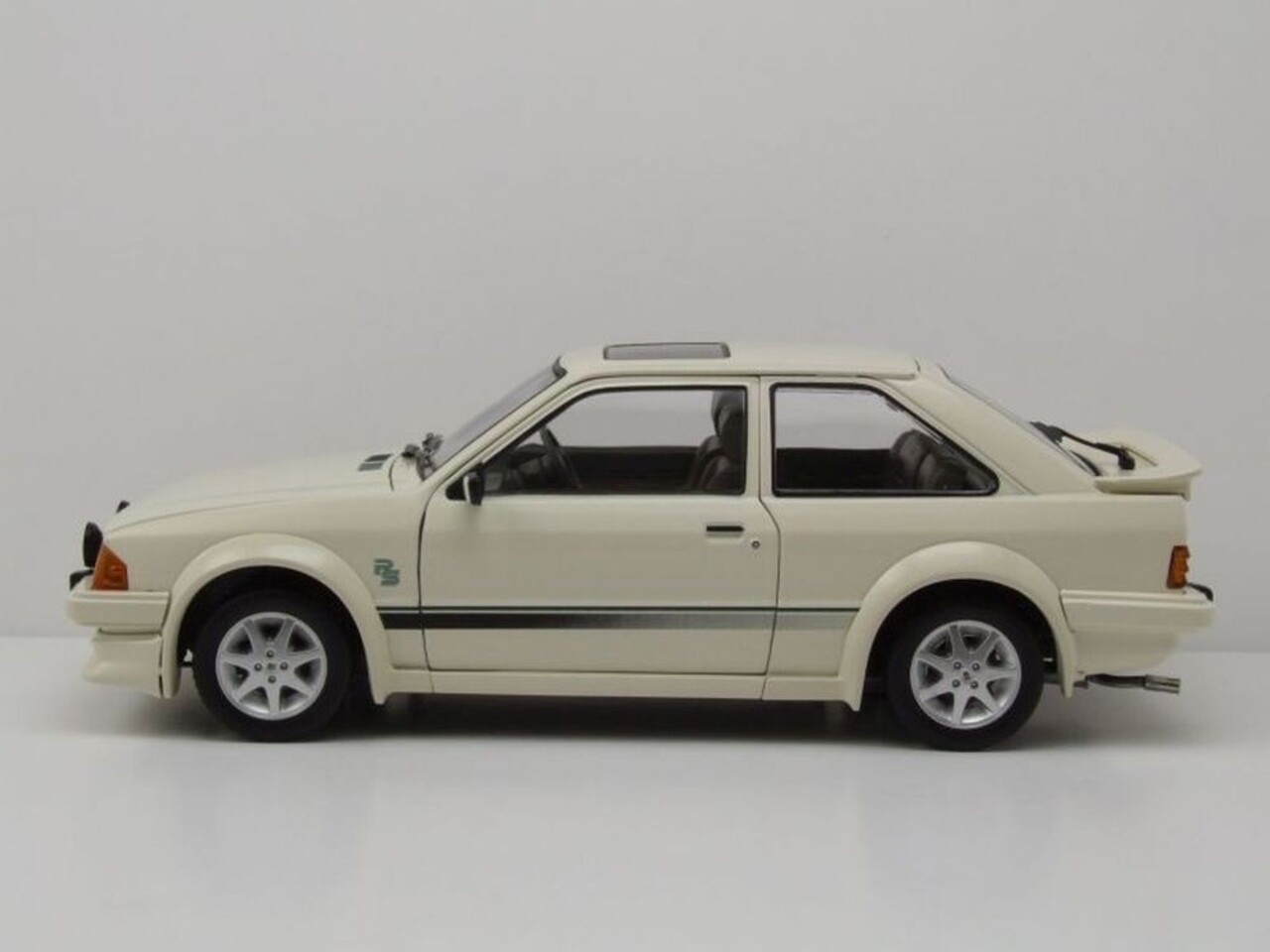 Ford Ford Escort RS Turbo 1984 - 1:18 - Sun Star