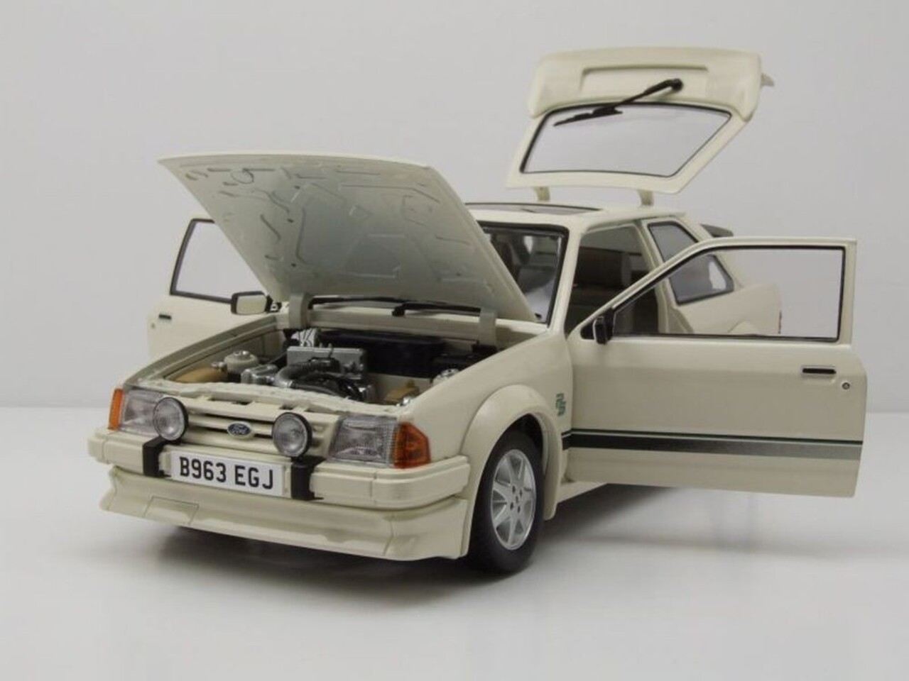 Ford Ford Escort RS Turbo 1984 - 1:18 - Sun Star