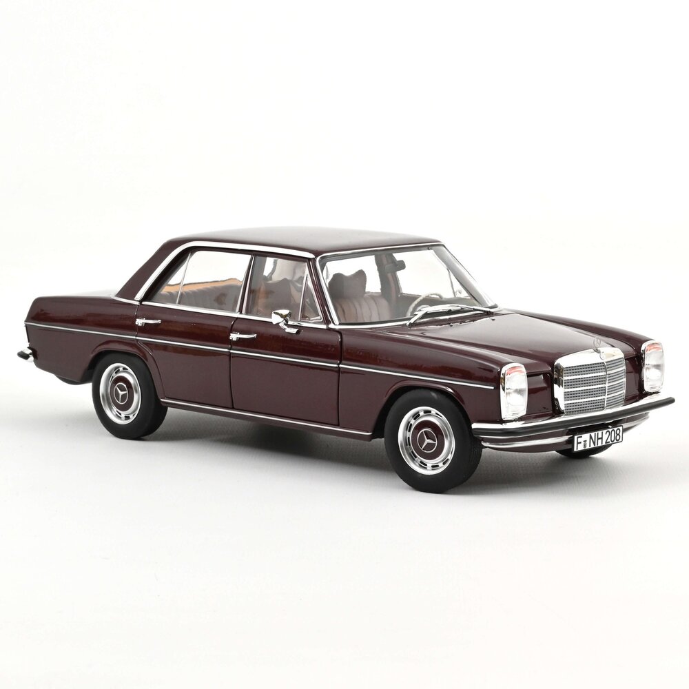 Mercedes-Benz Mercedes-Benz 200 1968 - 1:18 - Norev Mercedes-Benz Mercedes-Benz 200 1968 - 1:18 - Norev