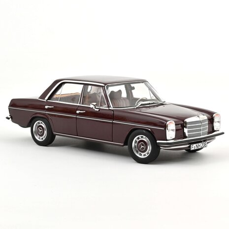Mercedes-Benz Mercedes-Benz 200 1968 - 1:18 - Norev Mercedes-Benz Mercedes-Benz 200 1968 - 1:18 - Norev