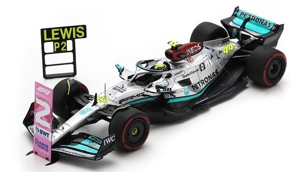 Formule 1 Mercedes-AMG Petronas F1 #44 2nd GP Brazil 2022 + Pit and Number Board - 1:43 - Spark Formule 1 Mercedes-AMG Petronas F1 #44 2nd GP Brazil 2022 + Pit and Number Board - 1:43 - Spark