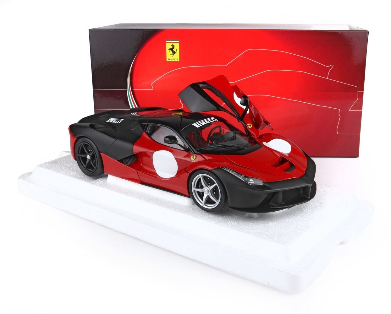 Ferrari Ferrari Laferrari Test Car 2012 - 1:18 - BBR Ferrari Ferrari Laferrari Test Car 2012 - 1:18 - BBR