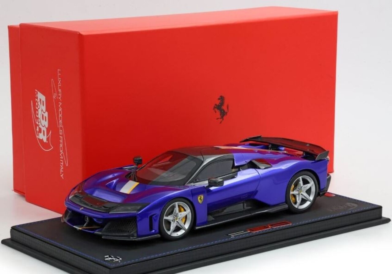 Ferrari Ferrari F80 2024 Silver Rims + Showcase - 1:18 - BBR Ferrari Ferrari F80 2024 Silver Rims + Showcase - 1:18 - BBR