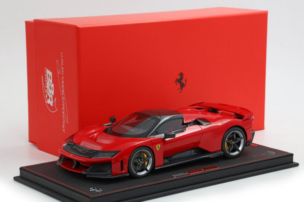 Ferrari Ferrari F80 2024 Silver Rims + Showcase - 1:18 - BBR Ferrari Ferrari F80 2024 Silver Rims + Showcase - 1:18 - BBR