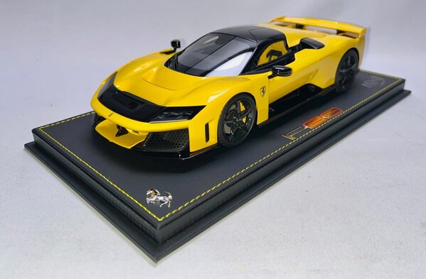 Ferrari Ferrari F80 2024 Silver Rims + Showcase - 1:18 - BBR Ferrari Ferrari F80 2024 Silver Rims + Showcase - 1:18 - BBR