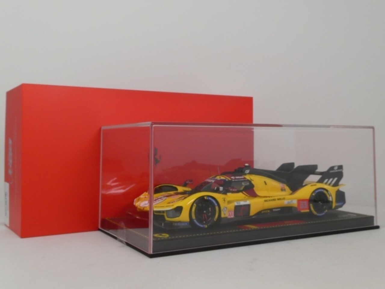 Ferrari Ferrari F499P 3.0L Turbo V6 #83 Team AF Corse Winner 24H Le Mans 2025 + Showcase - 1:18 - BBR Ferrari Ferrari F499P 3.0L Turbo V6 #83 Team AF Corse Winner 24H Le Mans 2025 + Showcase - 1:18 - BBR