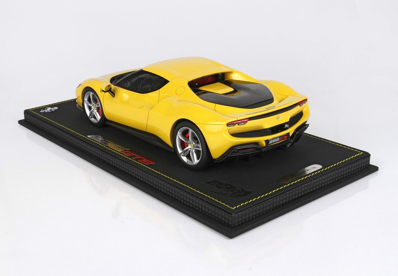 Ferrari Ferrari 296 GTB Hybrid 830HP V6 2021 + Showcase - 1:18 - BBR Ferrari Ferrari 296 GTB Hybrid 830HP V6 2021 + Showcase - 1:18 - BBR