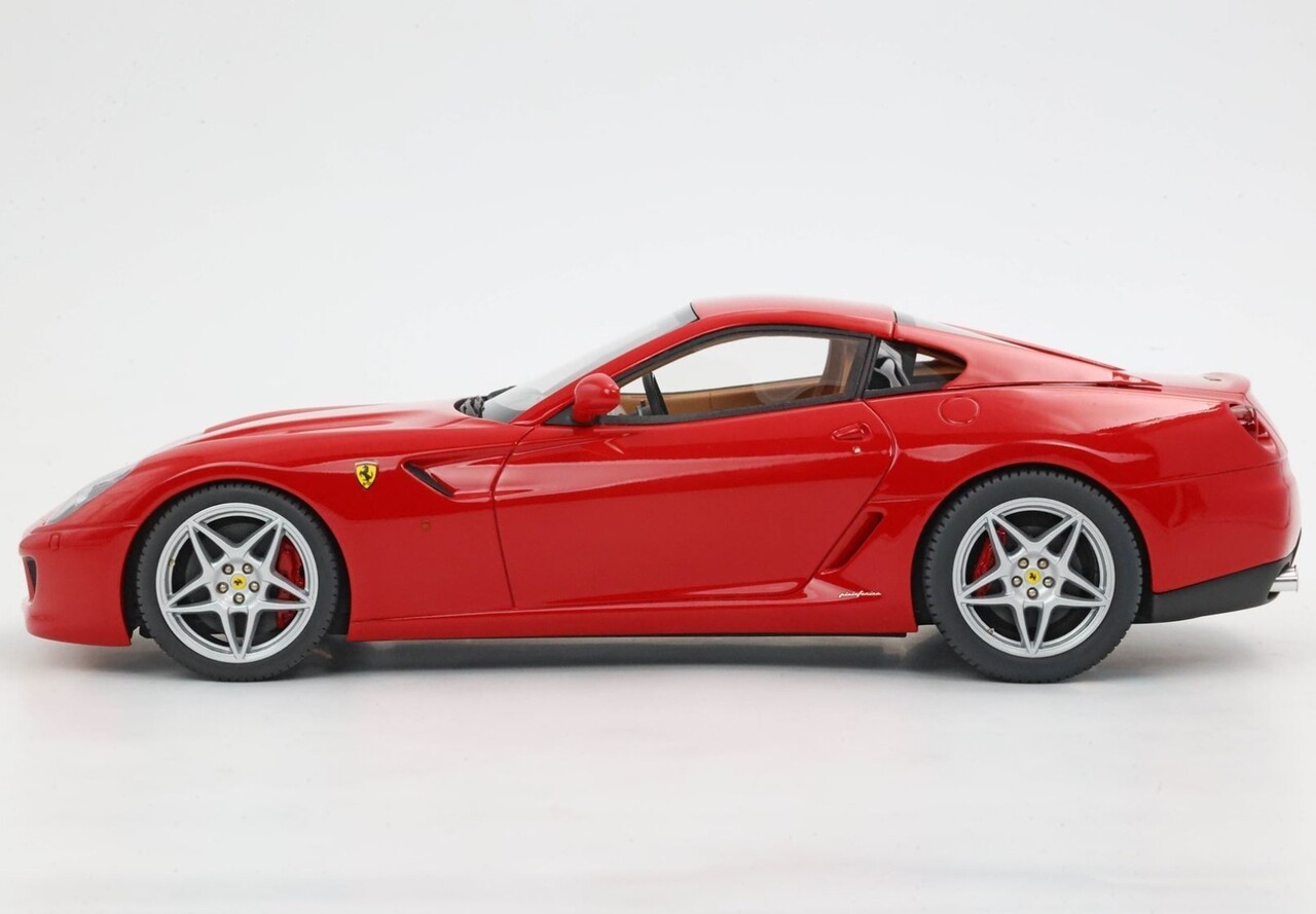 Ferrari Ferrari 599 GTB Fiorano 2007 - F-1 Gear Box + Showcase - 1:18 - BBR Ferrari Ferrari 599 GTB Fiorano 2007 - F-1 Gear Box + Showcase - 1:18 - BBR