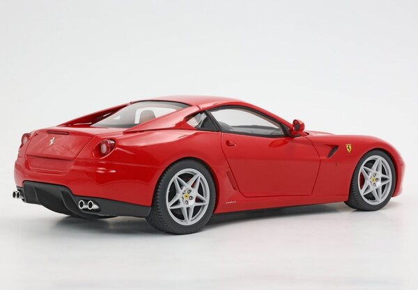Ferrari Ferrari 599 GTB Fiorano 2007 - F-1 Gear Box + Showcase - 1:18 - BBR Ferrari Ferrari 599 GTB Fiorano 2007 - F-1 Gear Box + Showcase - 1:18 - BBR