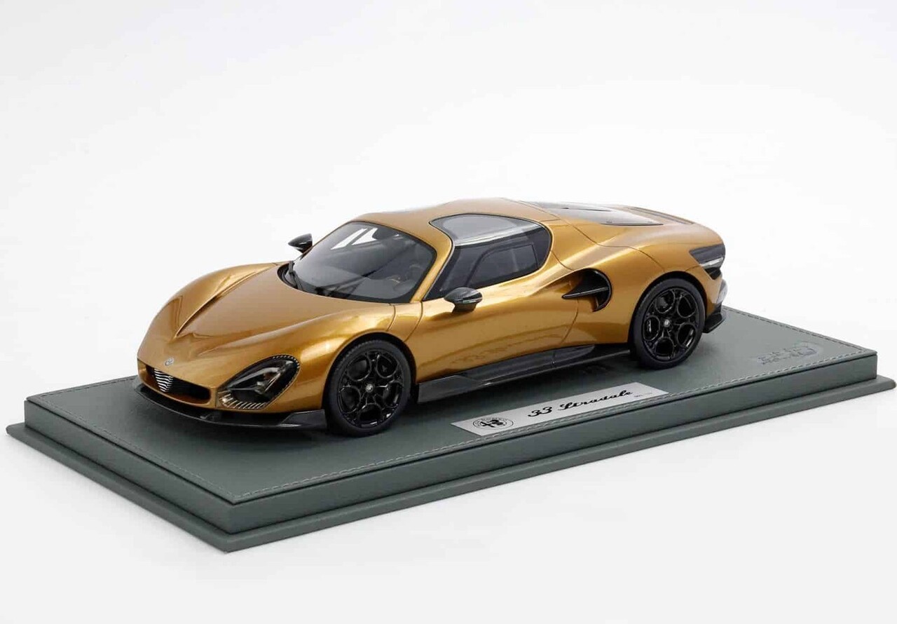 Alfa Romeo Alfa Romeo 33 Stradale 2025 + Showcase - 1:18 - BBR Alfa Romeo Alfa Romeo 33 Stradale 2025 + Showcase - 1:18 - BBR