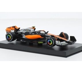 Formule 1 McLaren F1 MCL60 #4 Team McLaren British GP 2023 (L. Norris) + Pilot + Showcase - 1:43 - Bburago Formule 1 McLaren F1 MCL60 #4 Team McLaren British GP 2023 (L. Norris) + Pilot + Showcase - 1:43 - Bburago