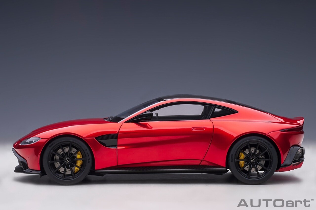 Aston Martin Aston Martin Vantage 2019 - 1:18 - AUTOart Aston Martin Aston Martin Vantage 2019 - 1:18 - AUTOart