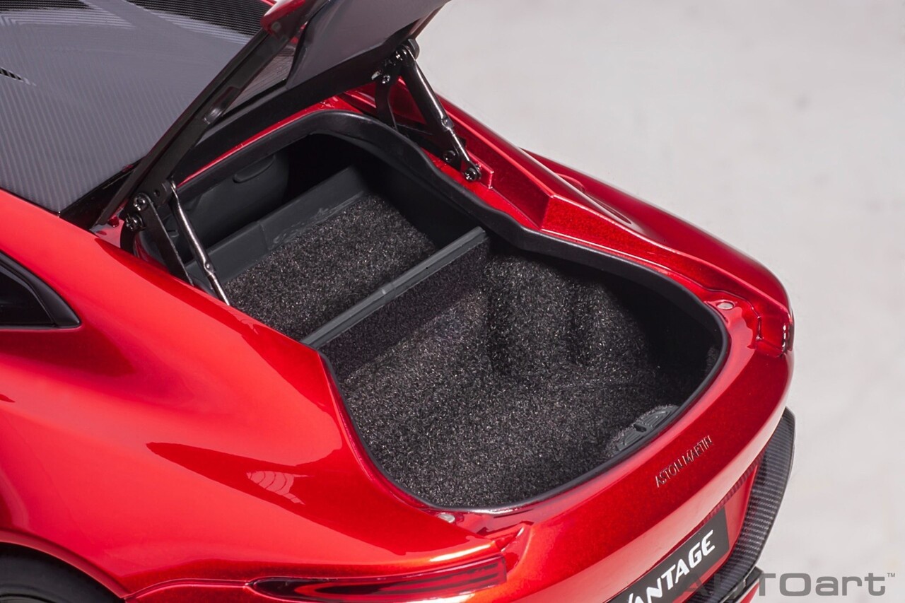 Aston Martin Aston Martin Vantage 2019 - 1:18 - AUTOart Aston Martin Aston Martin Vantage 2019 - 1:18 - AUTOart