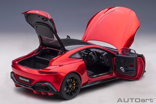 Aston Martin Aston Martin Vantage 2019 - 1:18 - AUTOart Aston Martin Aston Martin Vantage 2019 - 1:18 - AUTOart