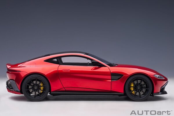 Aston Martin Aston Martin Vantage 2019 - 1:18 - AUTOart Aston Martin Aston Martin Vantage 2019 - 1:18 - AUTOart
