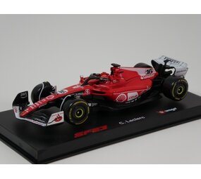 Formule 1 Ferrari SF-23 #16 Team Scuderia Ferrari 2nd GP Las Vegas 2023 (C.Leclerc) + Pilot + Showcase - 1:43 - Bburago Formule 1 Ferrari SF-23 #16 Team Scuderia Ferrari 2nd GP Las Vegas 2023 (C.Leclerc) + Pilot + Showcase - 1:43 - Bburago