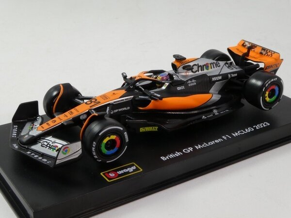 Formule 1 McLaren F1 MCL39 #81 Team McLaren 2nd British GP Silverstone 2025 + Pilot + Showcase (O.Piastri) - 1:43 - Bburago Formule 1 McLaren F1 MCL39 #81 Team McLaren 2nd British GP Silverstone 2025 + Pilot + Showcase (O.Piastri) - 1:43 - Bburago