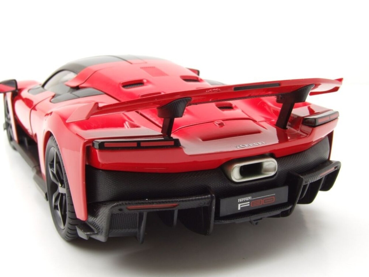 Ferrari Ferrari F80 2024 (Black Wheels) - 1:18 - Bburago Ferrari Ferrari F80 2024 (Black Wheels) - 1:18 - Bburago