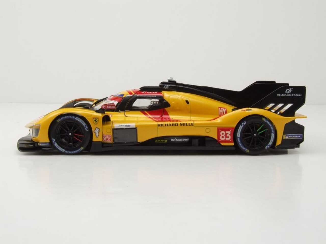 Ferrari Ferrari 499P 3.0L Turbo V6 #83 Team AF Corse Winner 24H Le Mans 2025 + Showcase - 1:18 - Bburago Ferrari Ferrari 499P 3.0L Turbo V6 #83 Team AF Corse Winner 24H Le Mans 2025 + Showcase - 1:18 - Bburago