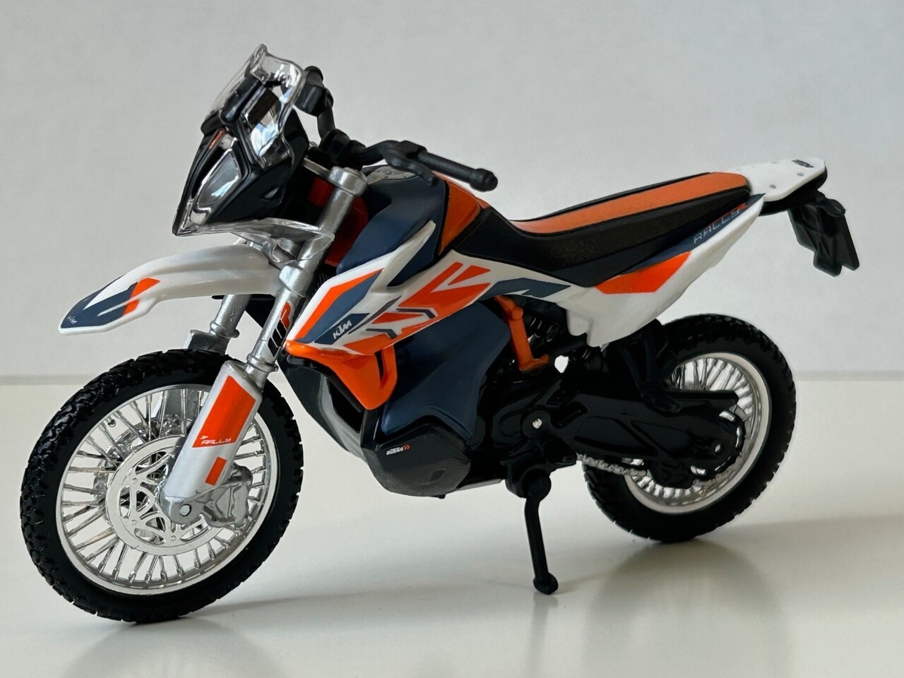 KTM KTM 790 Adventure R Rally - 1:18 - Bburago KTM KTM 790 Adventure R Rally - 1:18 - Bburago