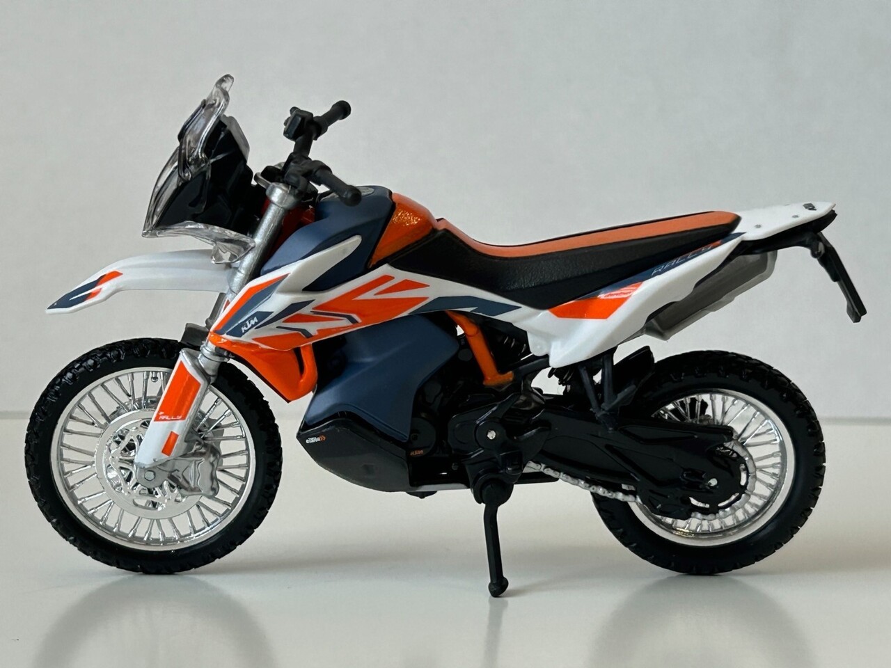 KTM KTM 790 Adventure R Rally - 1:18 - Bburago KTM KTM 790 Adventure R Rally - 1:18 - Bburago