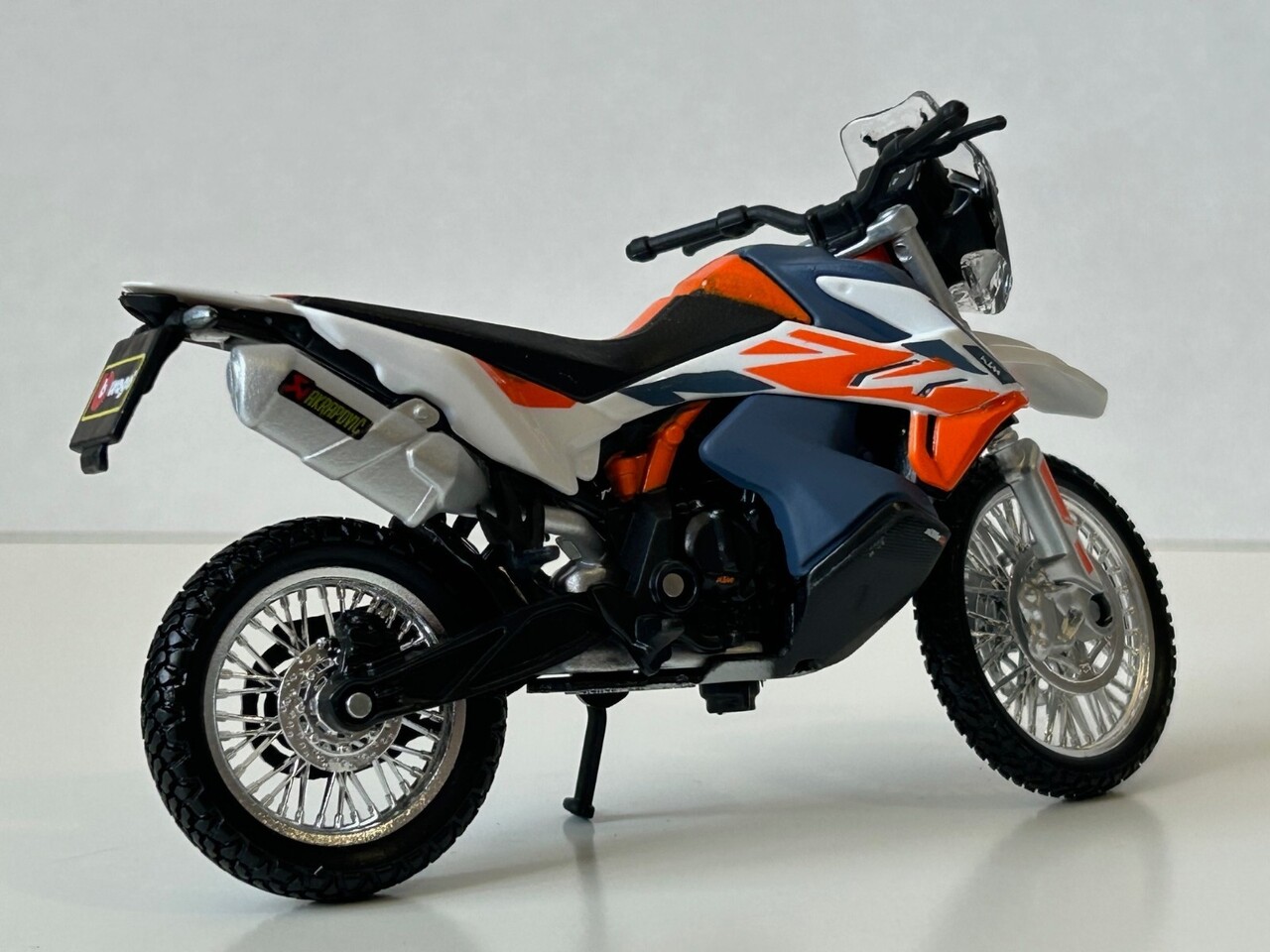 KTM KTM 790 Adventure R Rally - 1:18 - Bburago KTM KTM 790 Adventure R Rally - 1:18 - Bburago