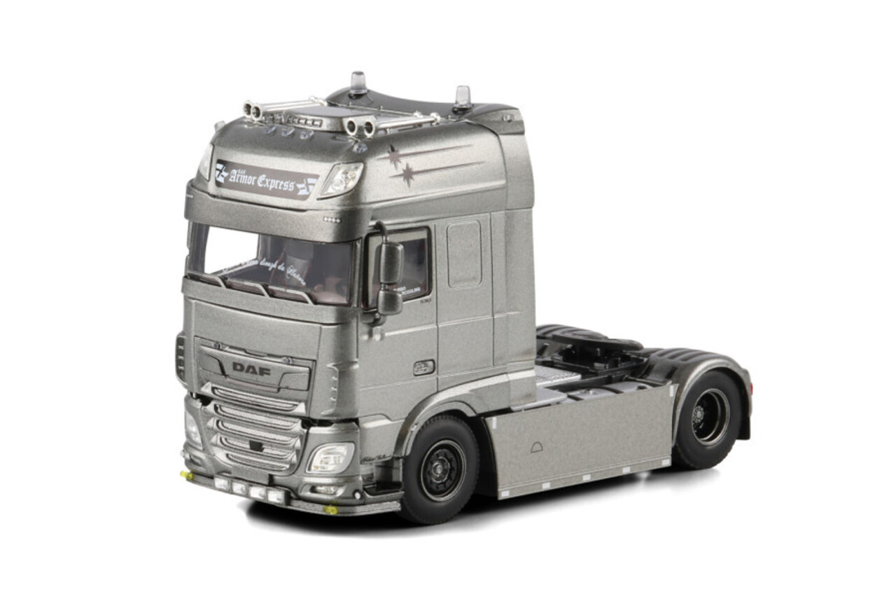 DAF DAF XF Super Space Cab MY2017 Tractor 4x2 - 1:50 - WSI Models DAF DAF XF Super Space Cab MY2017 Tractor 4x2 - 1:50 - WSI Models