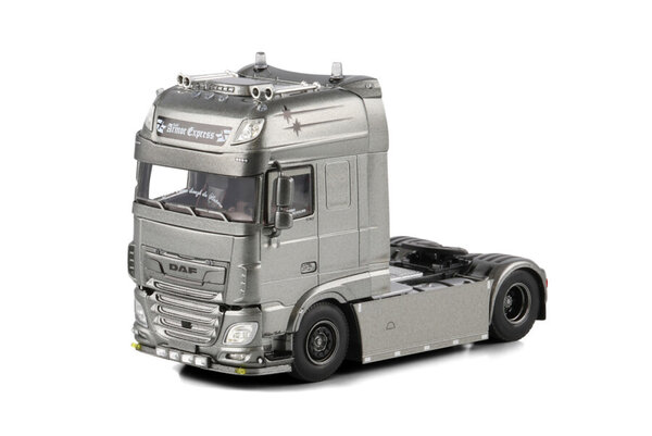 DAF DAF XF Super Space Cab MY2017 Tractor 4x2 - 1:50 - WSI Models DAF DAF XF Super Space Cab MY2017 Tractor 4x2 - 1:50 - WSI Models