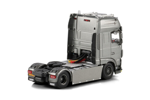 DAF DAF XF Super Space Cab MY2017 Tractor 4x2 - 1:50 - WSI Models DAF DAF XF Super Space Cab MY2017 Tractor 4x2 - 1:50 - WSI Models