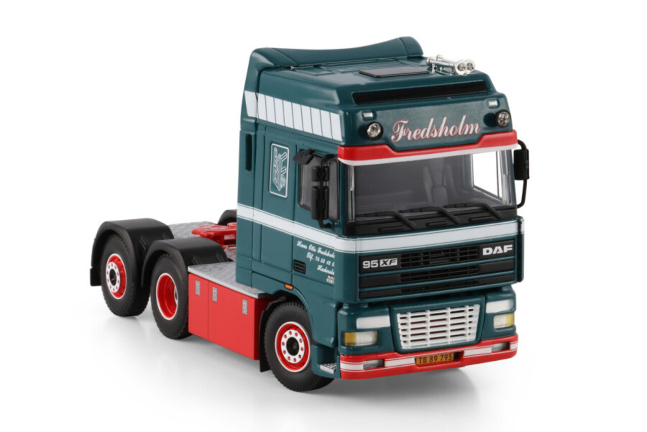 DAF DAF XF95 Super Space Cab Tractor 6x2 Tag Axle 'Fredsholm' - 1:50 - WSI Models DAF DAF XF95 Super Space Cab Tractor 6x2 Tag Axle 'Fredsholm' - 1:50 - WSI Models