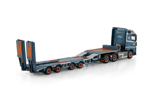 Mercedes-Benz Mercedes-Benz Actros MP4 Stream Space Tractor 6x4 + Semi Wheel Well Low Loader 4 Axle 'Kai Andersens' - 1:50 - WSI Models Mercedes-Benz Mercedes-Benz Actros MP4 Stream Space Tractor 6x4 + Semi Wheel Well Low Loader 4 Axle 'Kai Andersens' - 1:50 - WSI Models
