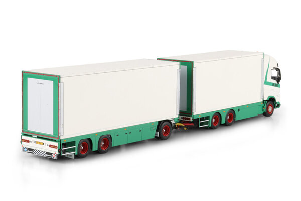 Volvo Volvo FH Aero Globetrotter XL Rigid Box Truck 6x2 Tag Axle + Drawbar Box Trailer 3 Axle 'Transportbedrijf Blom & Zn'- 1:50 - WSI Models Volvo Volvo FH Aero Globetrotter XL Rigid Box Truck 6x2 Tag Axle + Drawbar Box Trailer 3 Axle 'Transportbedrijf Blom & Zn'- 1:50 - WSI Models